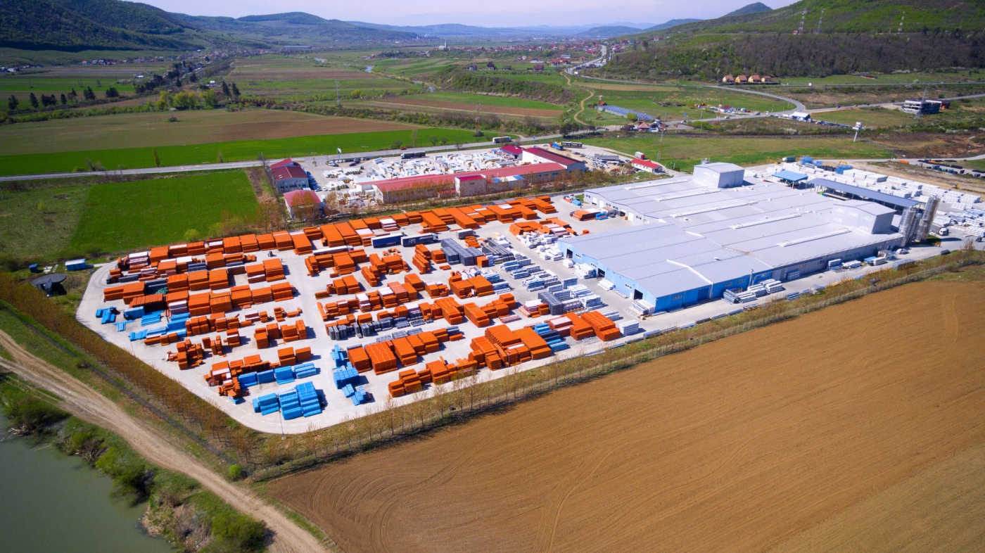 TeraPlast achiziţionează o fabrică Aliaxis din Spania